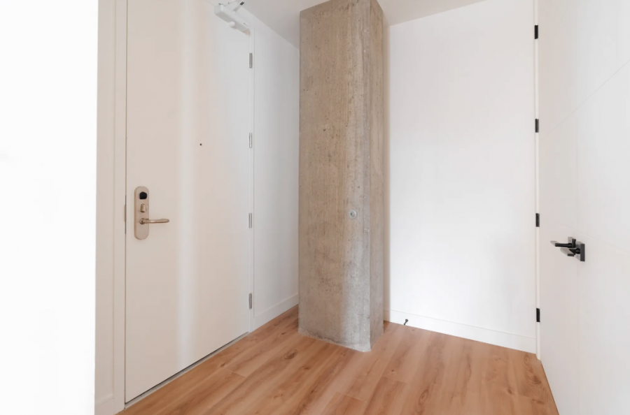 Two Bedroom Apartment w/ Balcony