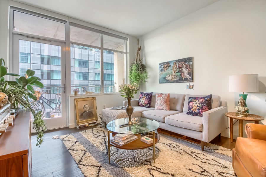 Cozy & Stylish 1BR w/Balcony in Union Station
