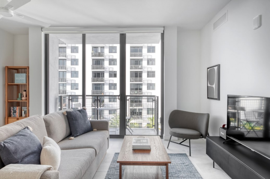 Strata Wynwood 39 | One Bedroom with balcony