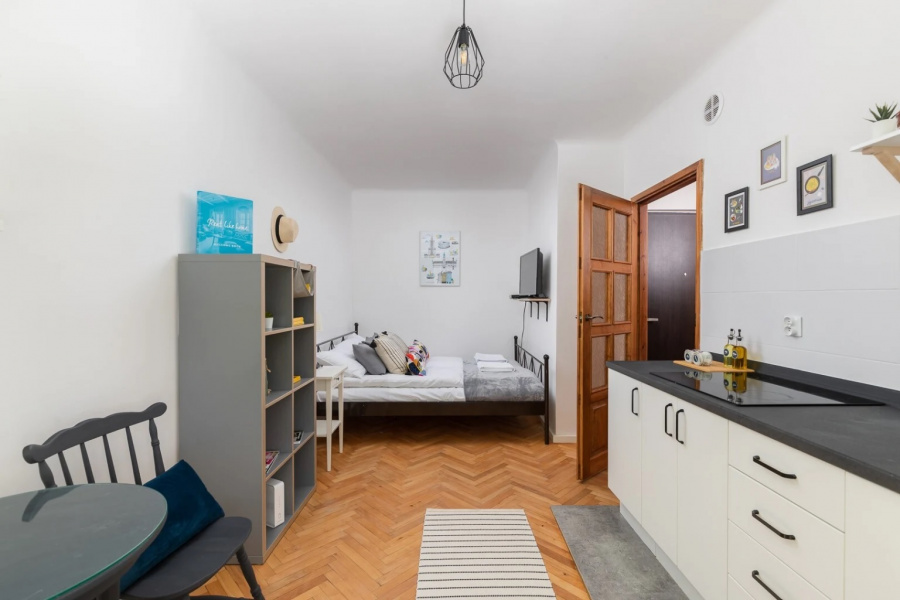 Bonifraterska 15 | Studio