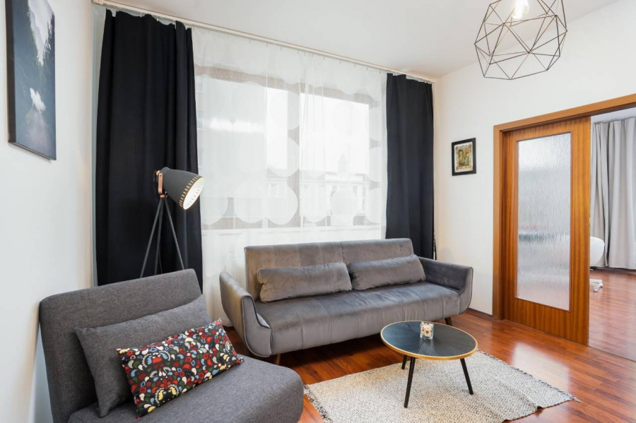 Bright & Airy Apartment with Beautiful View | One Bedroom