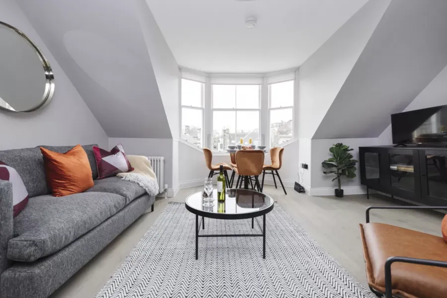 Gorgeous flat overlooking Edinburgh Castle | One Bedroom