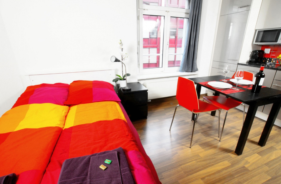 ZH Cranberry IV - Oerlikon Apartment | Studio