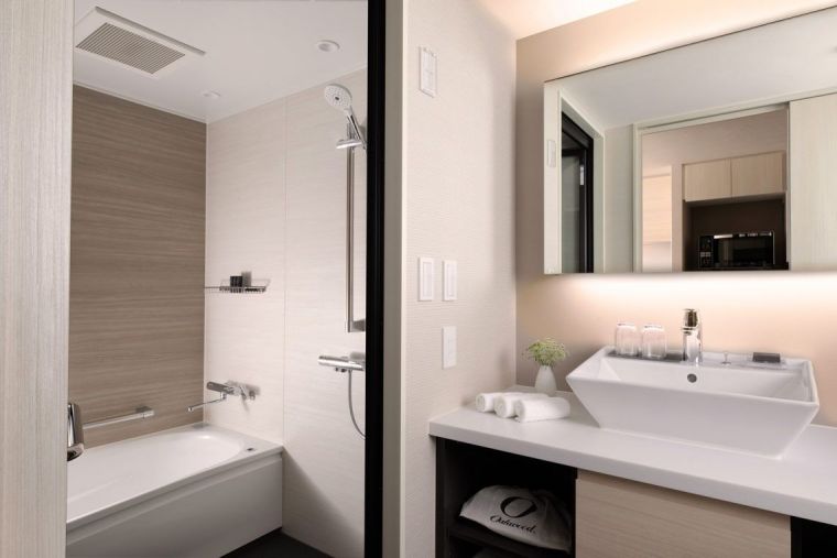 Two-Bedroom Corner Suite City View