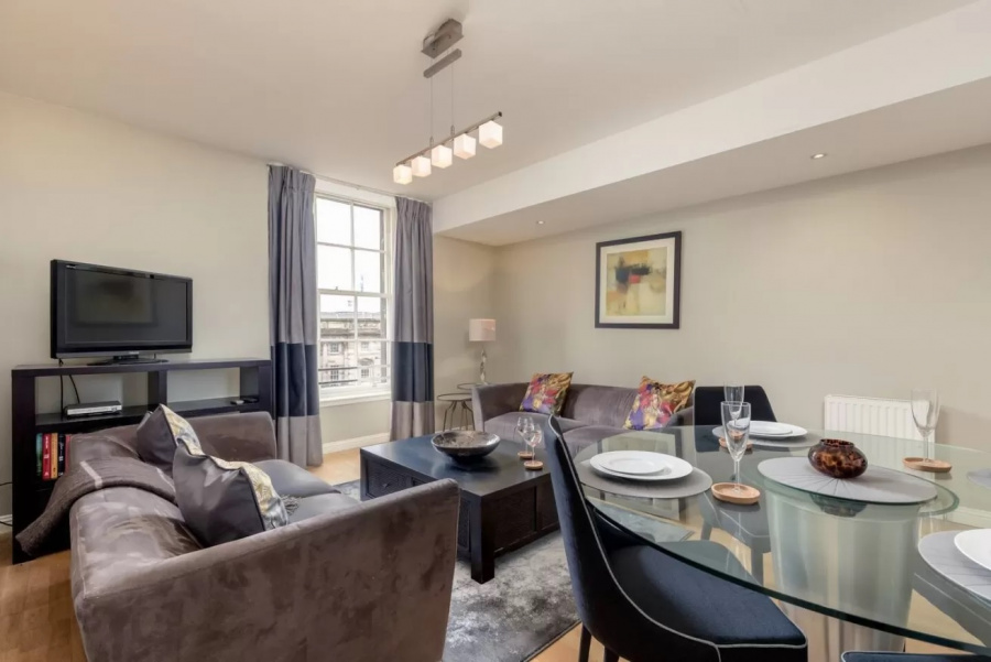 Splendid Apt by Edinburgh Castle | Three Bedroom