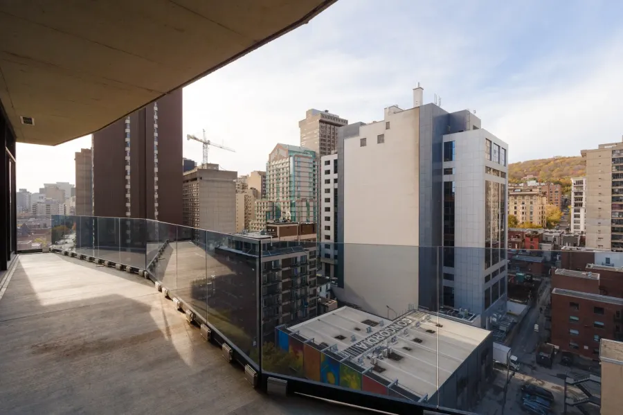 Stellar Two Bedroom Apartment w/ Balcony
