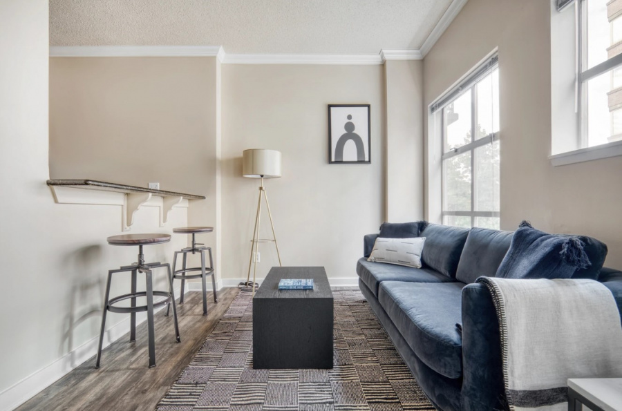 Post Alley Court - 200 | One Bedroom