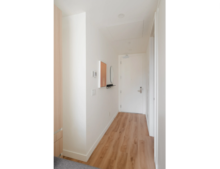 Standard Studio Apartment w/ Balcony