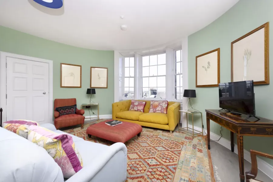 Inviting Flat at The Heart of Edinburgh | Two Bedroom