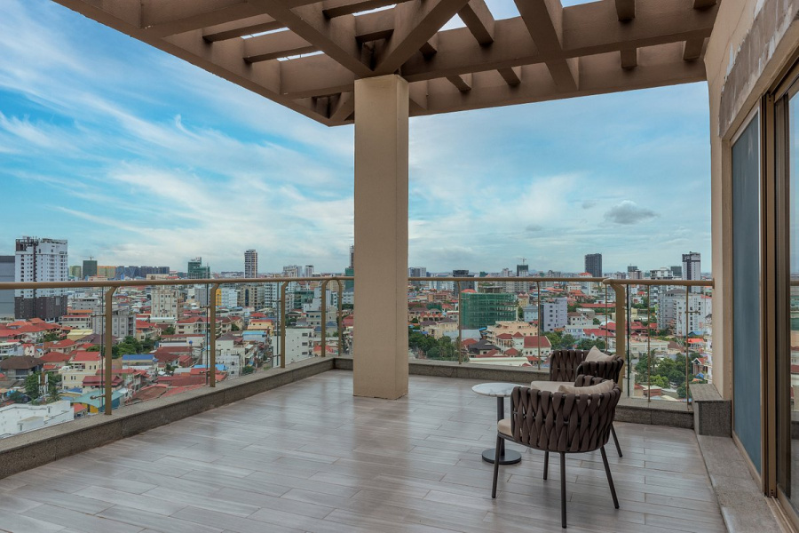 Three-Bedroom Deluxe Loft