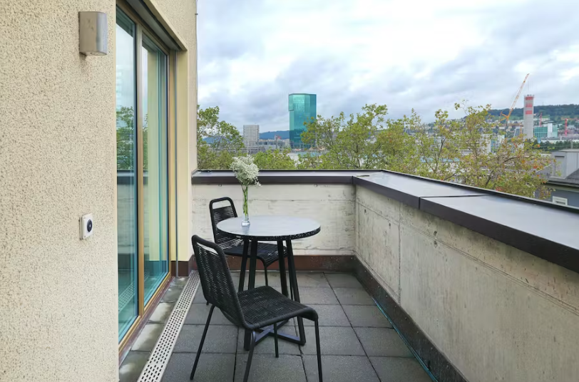 Intimate Suite with balcony with kitchenette