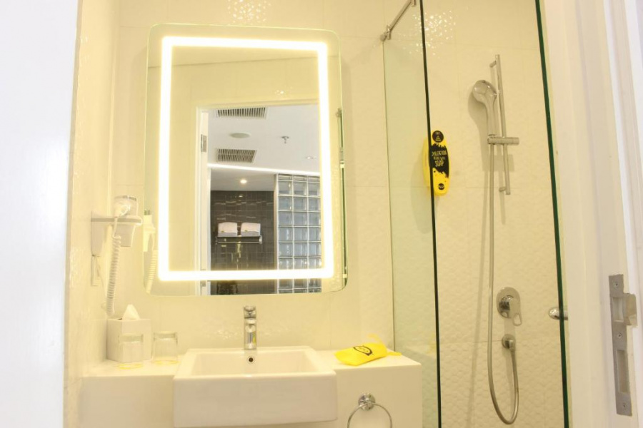 Yello Room
