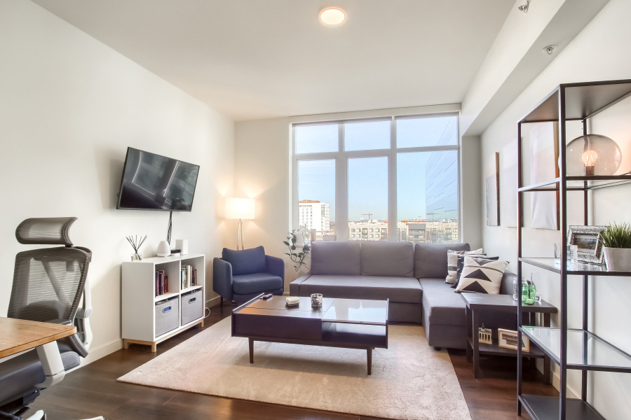 Artistic 1BR Apt w/ Workspace in LoDo