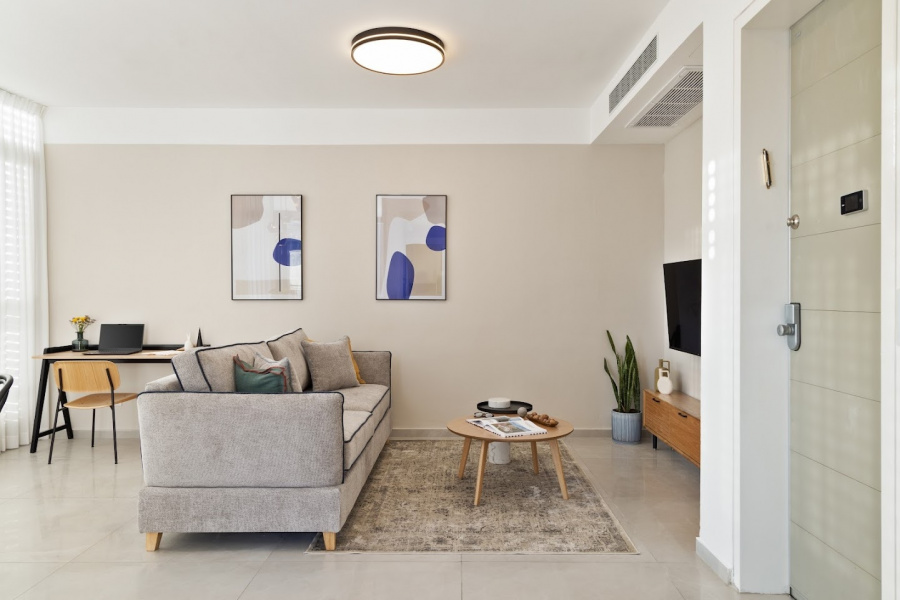 Hayarkon 284 Apt. 3 | Two Bedroom