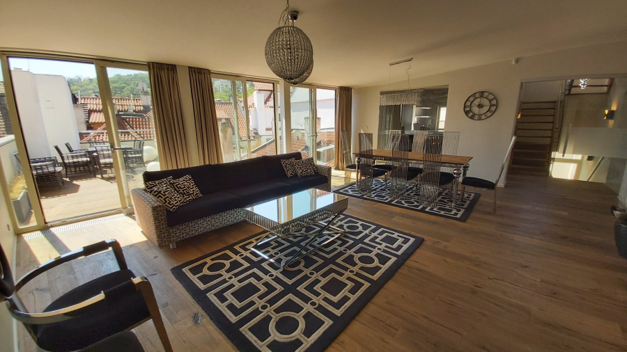 Malostranské náměstí 9 | Three Bedroom