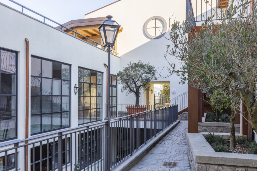 Two-Bedroom Apartment w/ Balcony