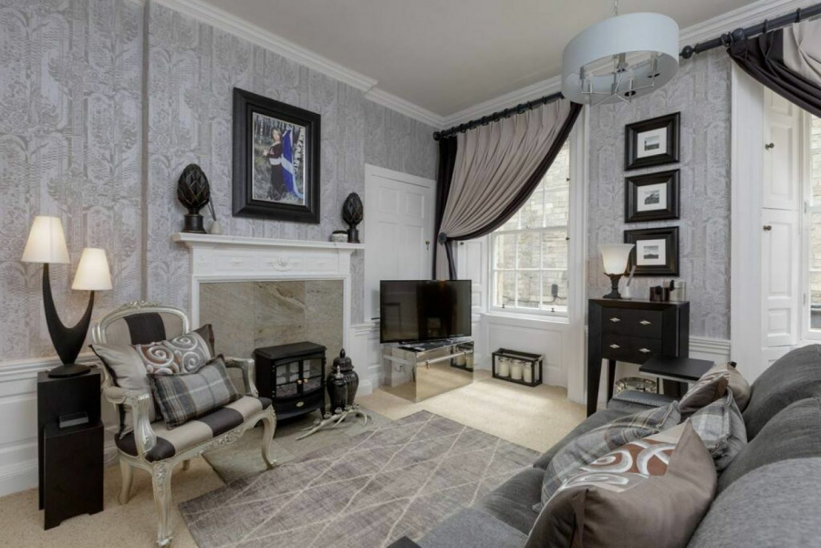 Exclusive Apt at the Heart of New Town | One Bedroom