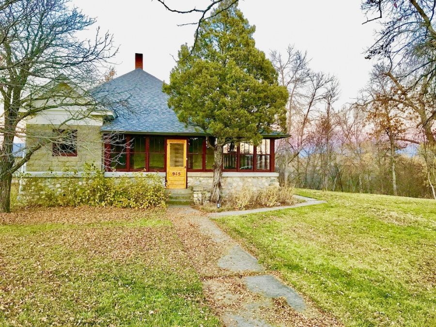 Cottage in historical building on the Boulder River | Two Bedroom