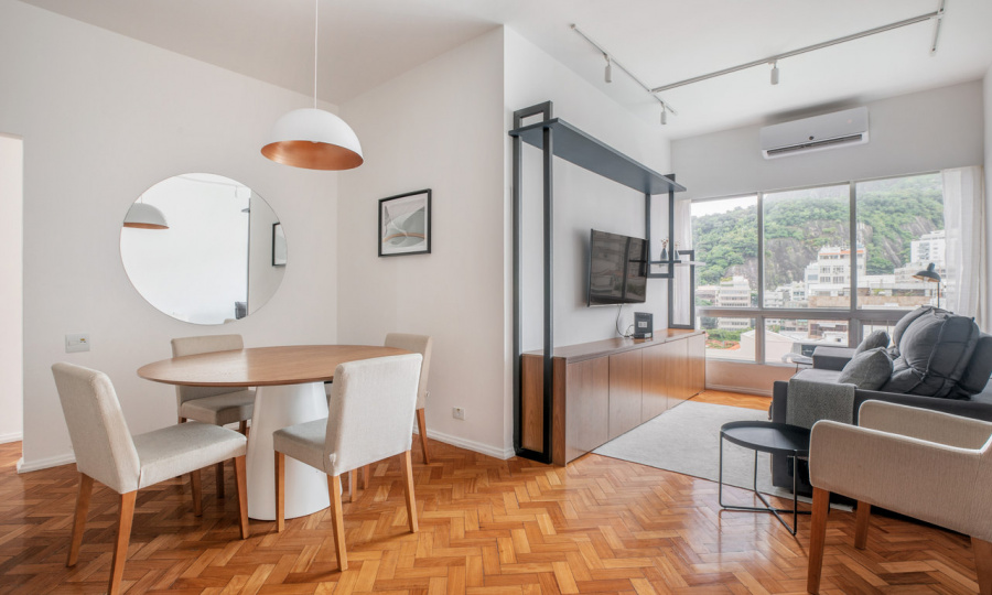Astonishing Apart at R. Aristides Espinola | Three Bedroom