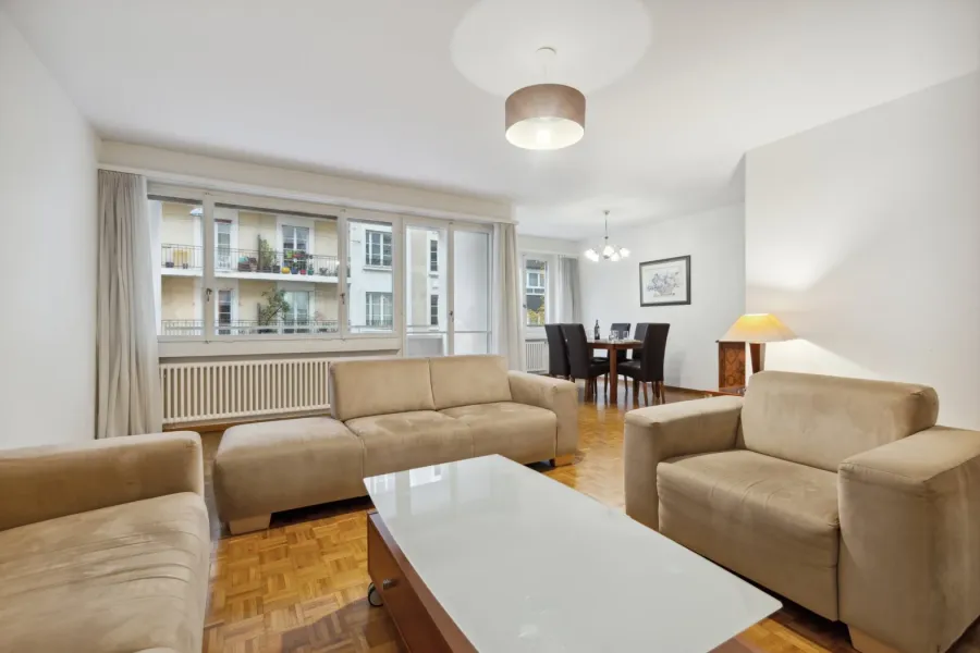 Very Spacious Apartment next to a Park | Three Bedroom