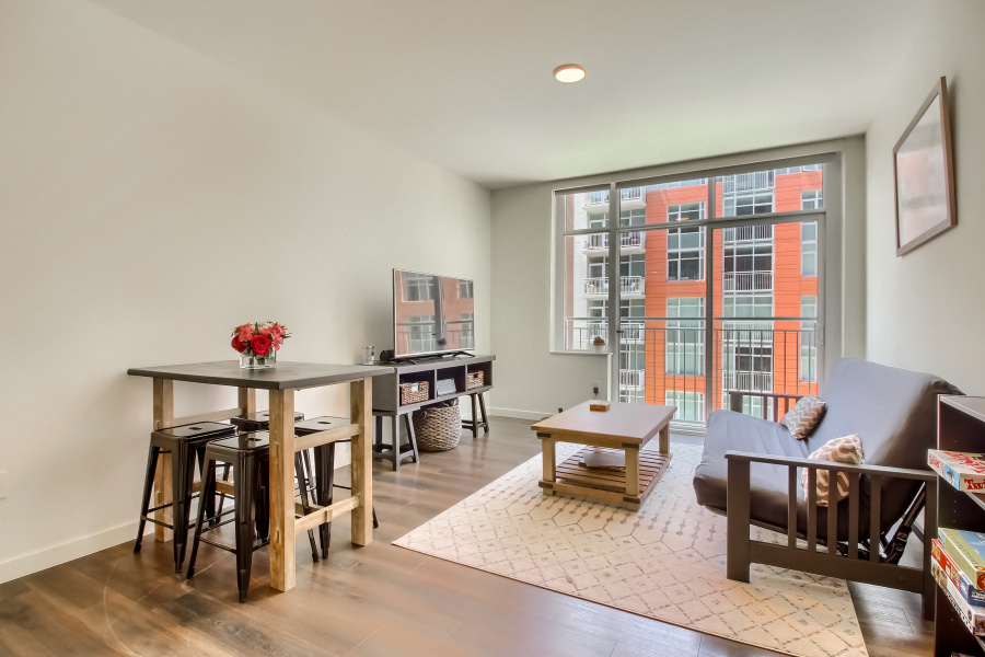 Modern & Rustic 1BR w/ Juliet Balcony in LoDo