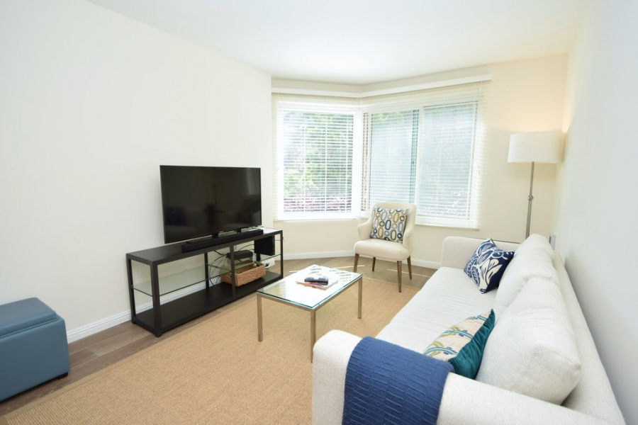 240 Lombard St | One Bedroom