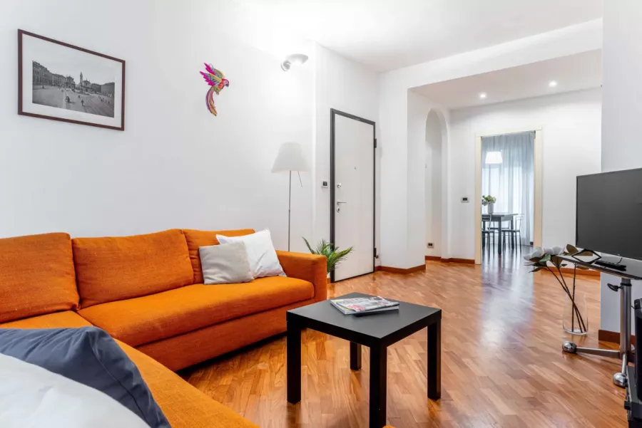 Lovely & Inviting  flat w/ balcony | Two Bedroom