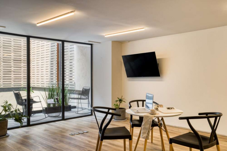 LOMBARD 1 | One Bedroom