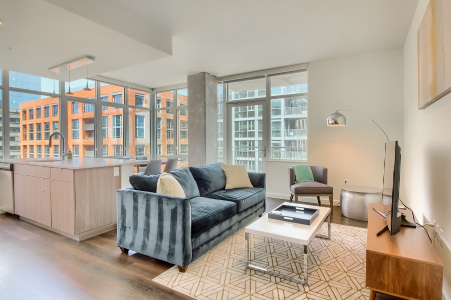 Sentral 30+ Day Luxurious 2BR Apt w/Balcony in LoDo