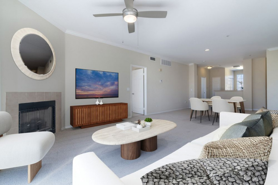 Cambridge Park | One Bedroom w/ Office