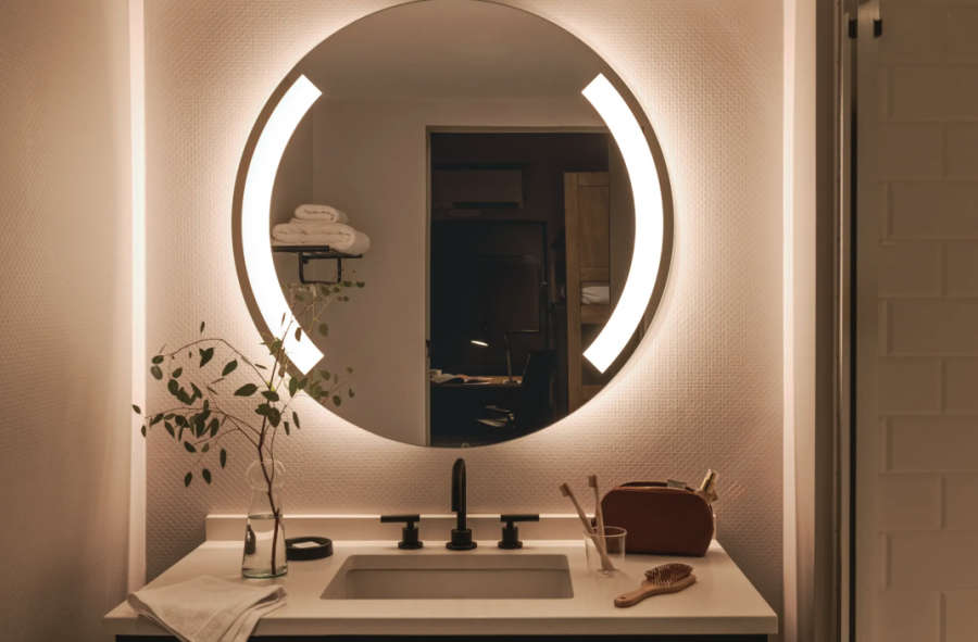 King Room w/ Street View