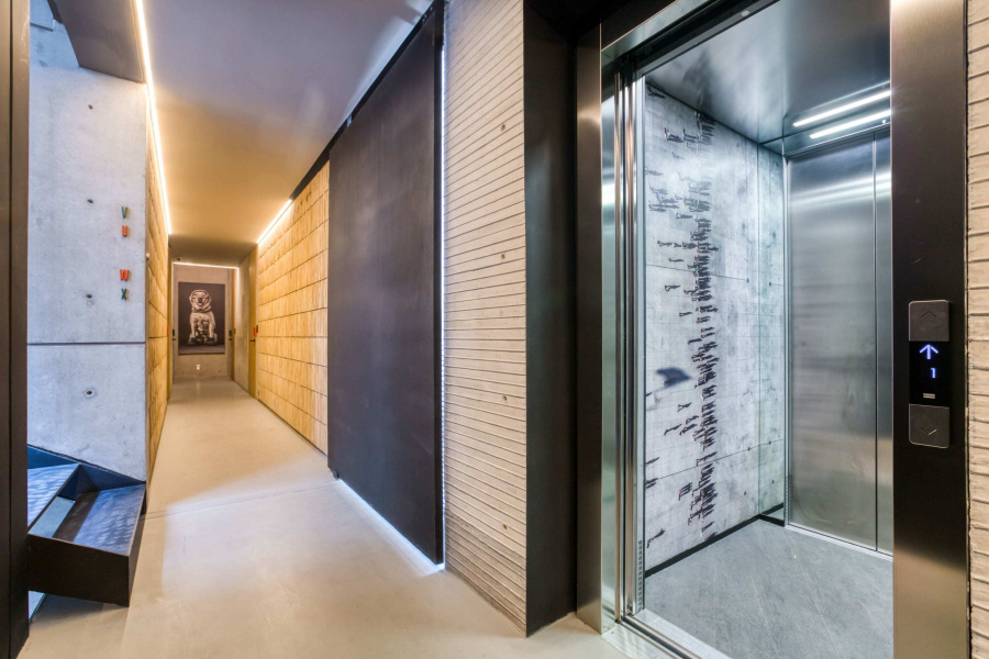 Luxe Apt w/AC & 2 Futons | Daily Housekeeping+Gym