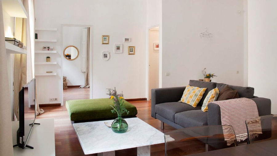 Bright Comercial | One Bedroom