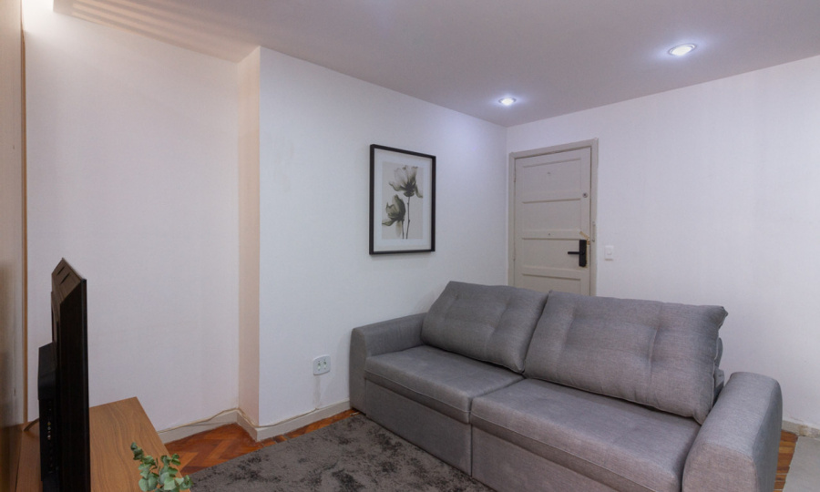 Comfortable Apartment on Avenida Bartolomeu Miter | One Bedroom